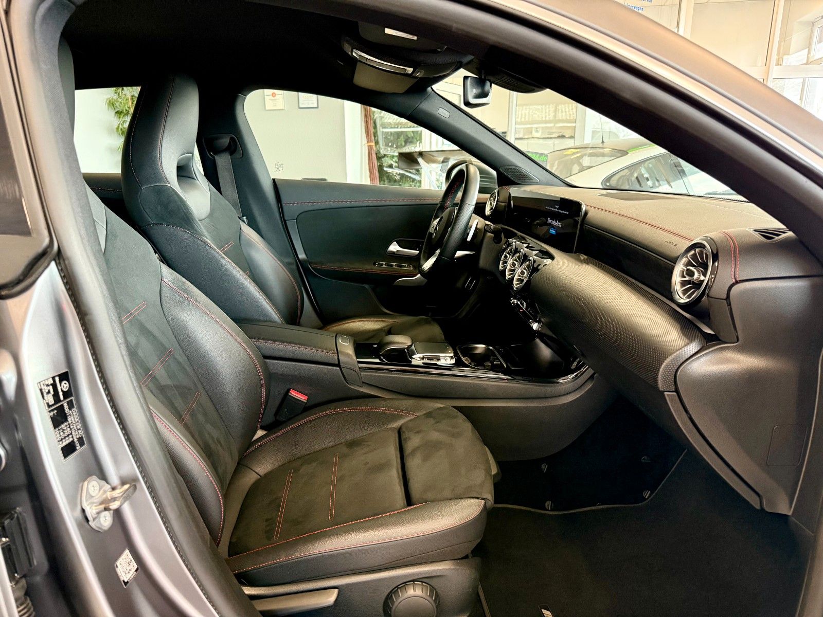 Fahrzeugabbildung Mercedes-Benz CLA 220d Shooting Brake AMG/18Zoll/Kamera/LED