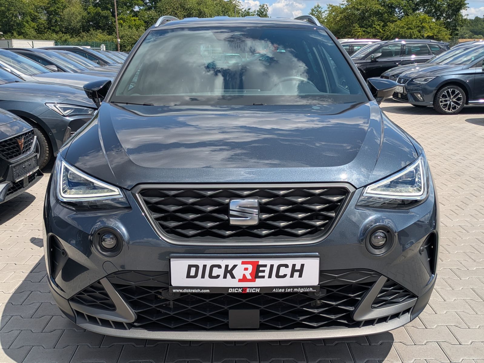 Fahrzeugabbildung SEAT Arona 1.5 TSI FR DSG AHK*ACC*LED*APP*DAB*KAMERA