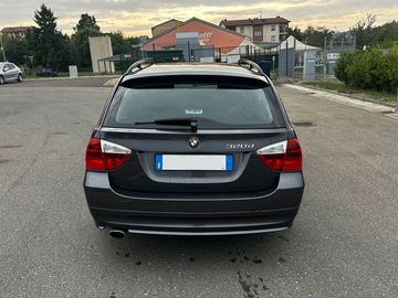 BMW 320 - 6