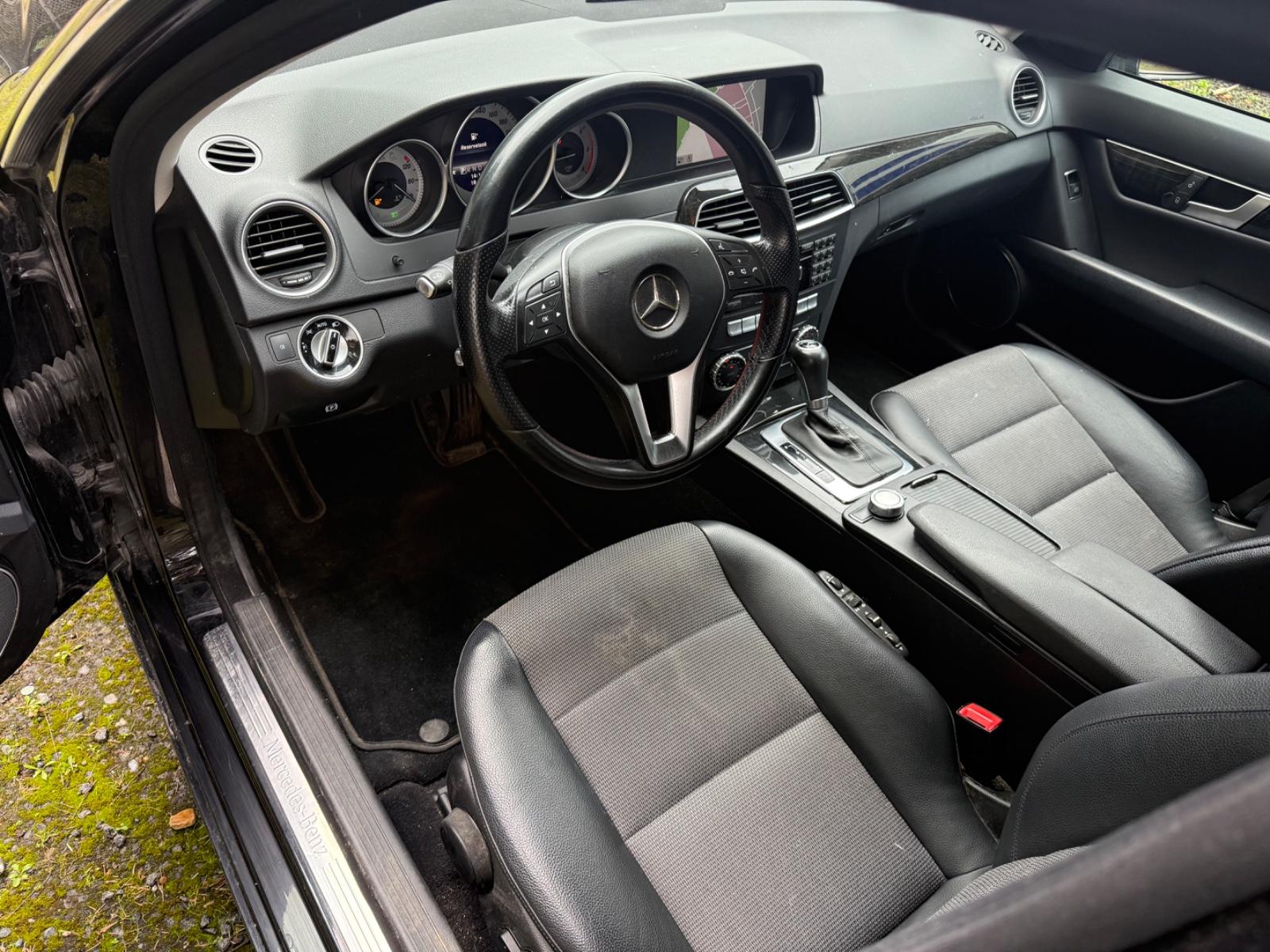 Mercedes-Benz C220 2013 — photo 18