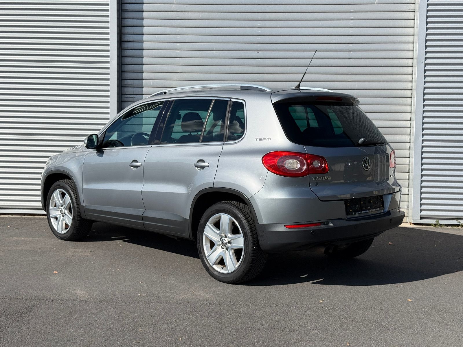 Fahrzeugabbildung Volkswagen Tiguan Team AHK Ambiente-Paket GRA SHZ PDC