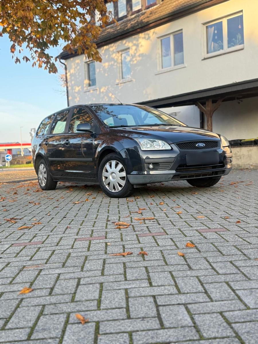 Ford Focus 2007 — rear view