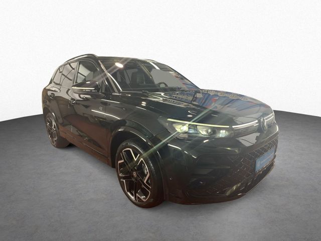 Tiguan 1.5 eTSI DSG R LINE IQ.LIGHT+AHK+HUD+PANO