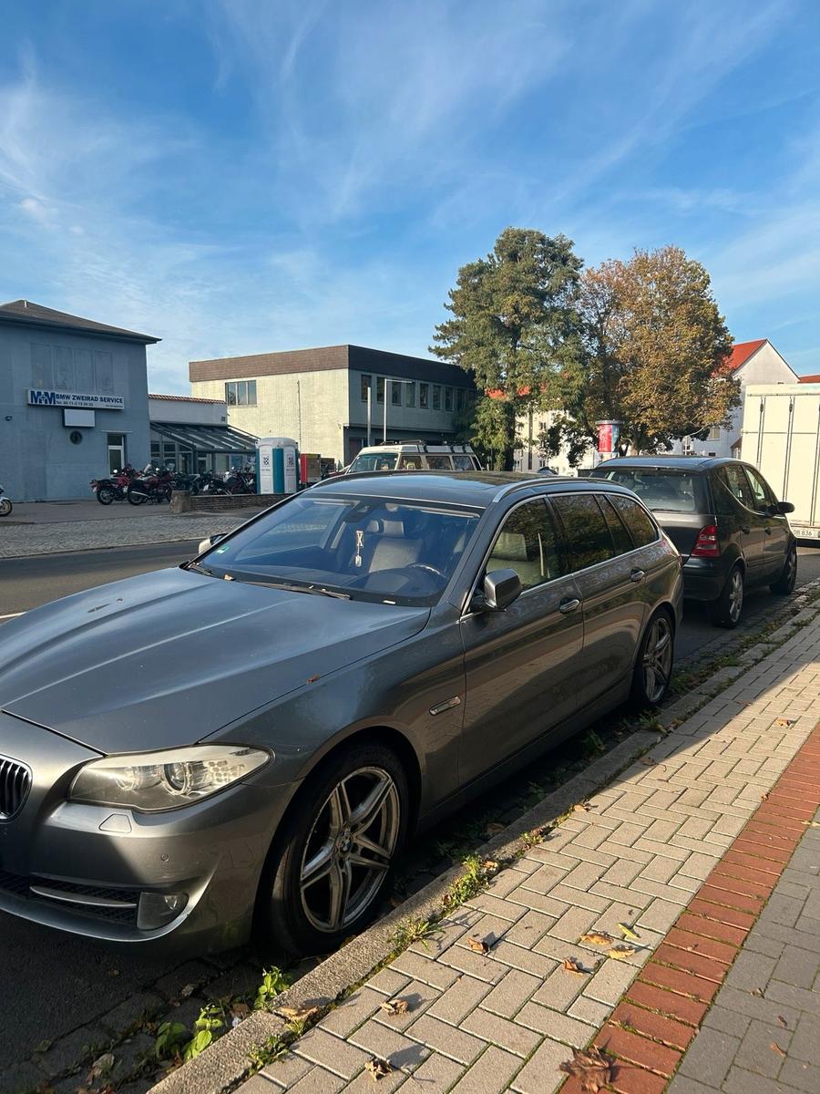 BMW 530 2013 — rear view