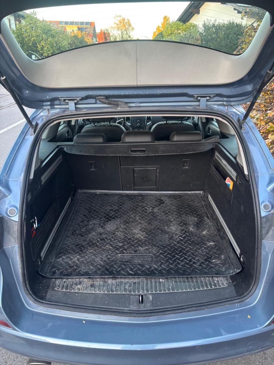 Opel Astra 2010 — photo 14