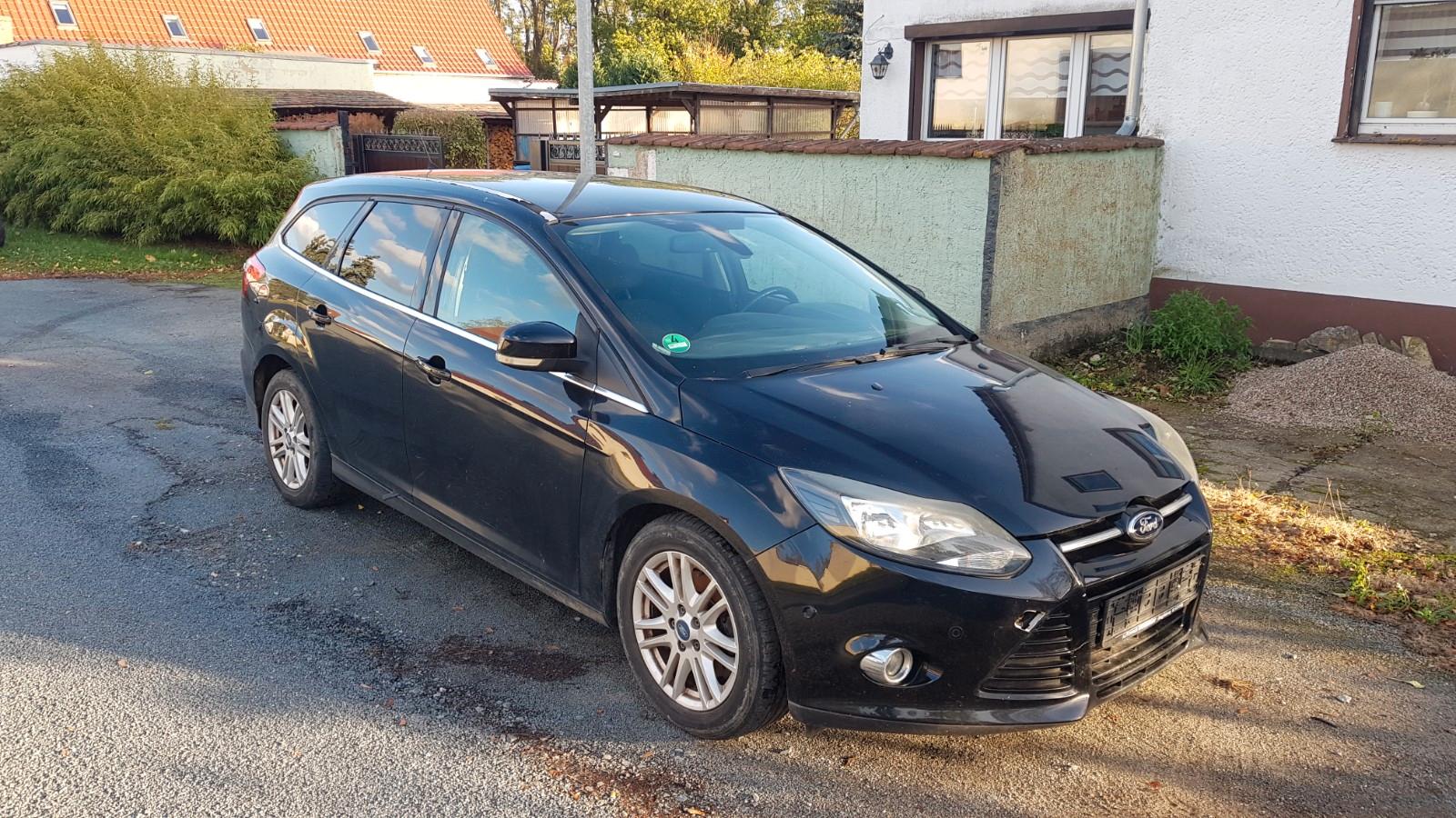 Ford Focus 2012 — вигляд ззаду