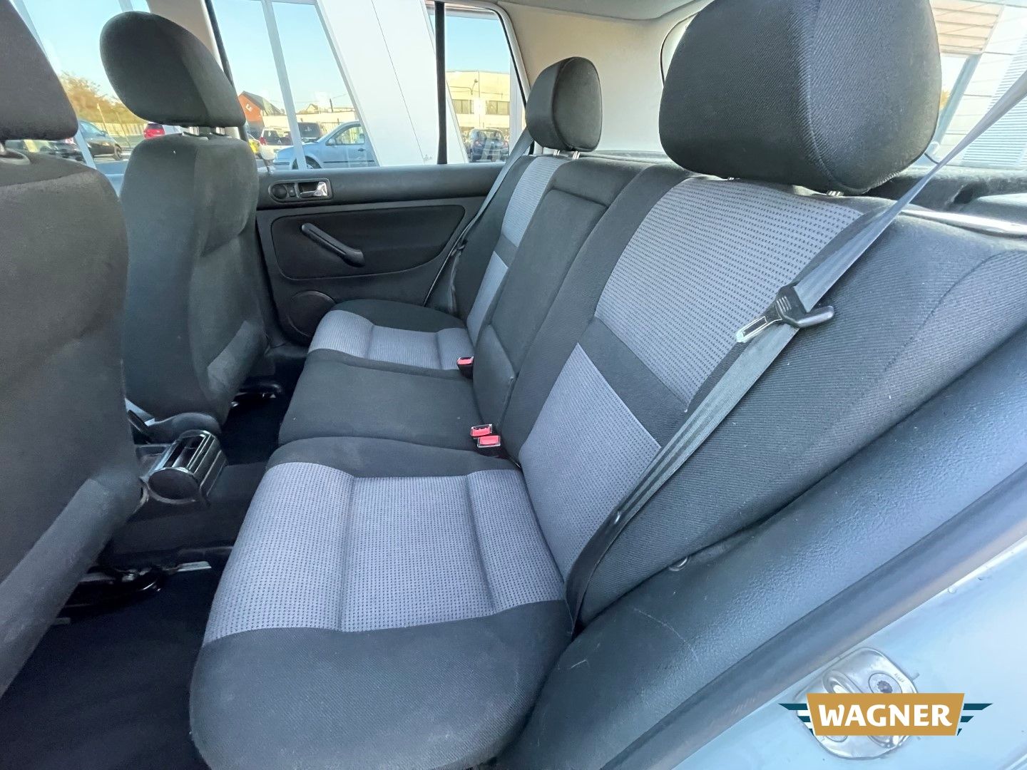 Fahrzeugabbildung Volkswagen Golf IV Edition Klima Servo TÜV 02/2027