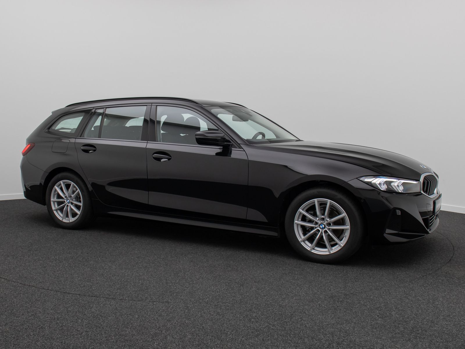Fahrzeugabbildung BMW 318i Alarm DAB Kamera GeschwindigReg Sportlenkrd
