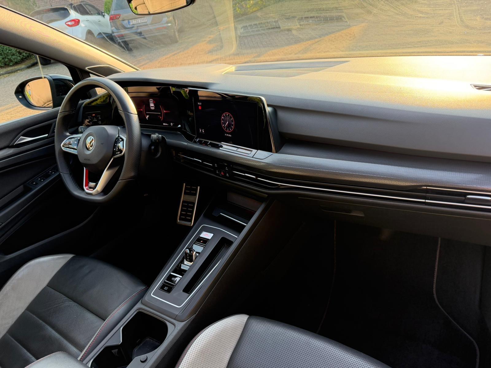 Volkswagen Golf 2.0 TSI DSG GTI Black Style IQ.Light Pano, миниатюра 6