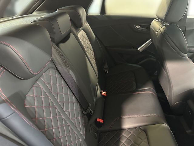 SQ2 TFSI QUATT MATRIX+NAVI+AHK+PANO+KAMERA+LEDER