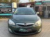 Opel Astra J Lim. 5-trg. Design Edition - Opel Astra aus 2011: Design Edition