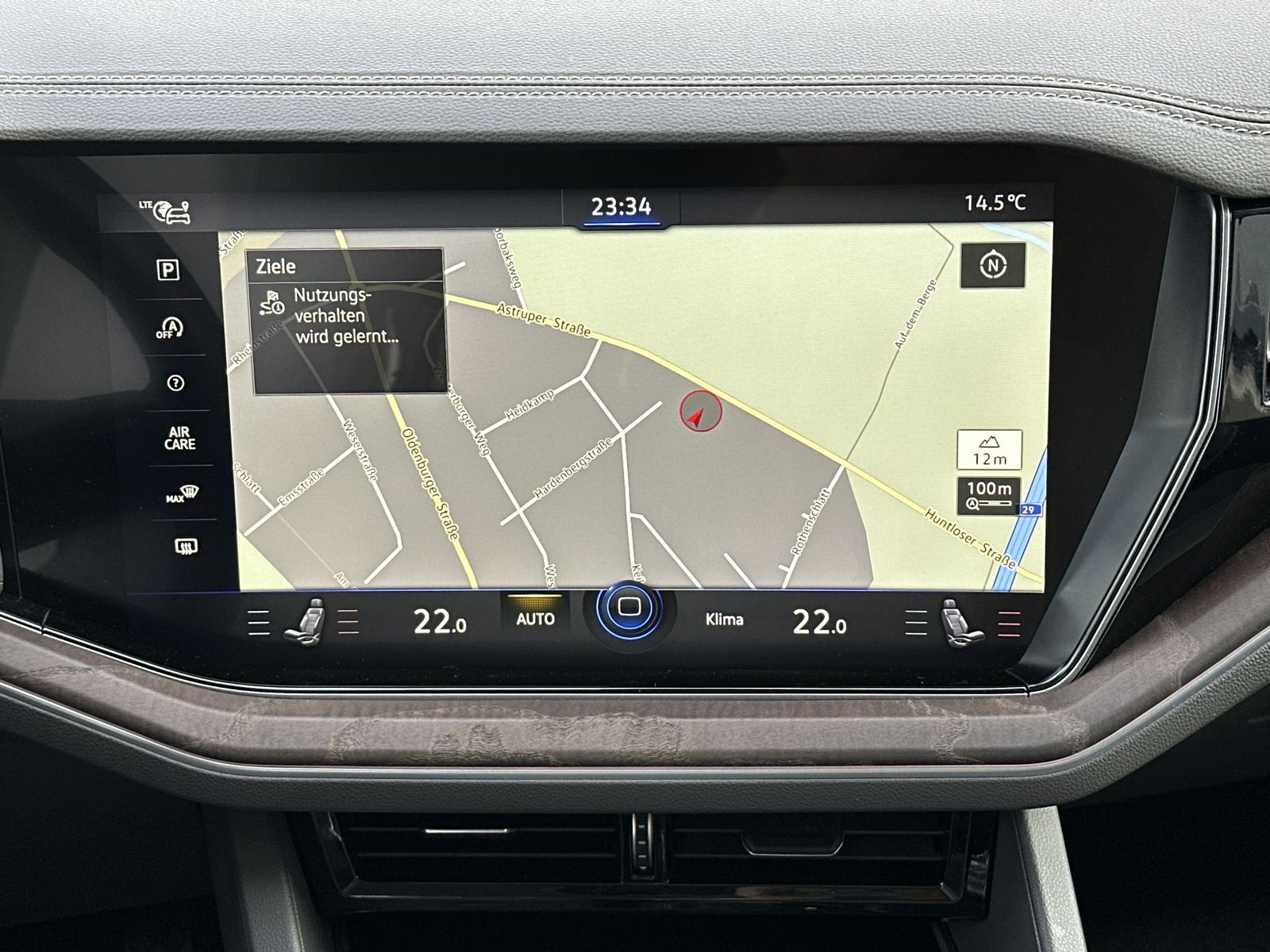 Fahrzeugabbildung Volkswagen Touareg 3.0 TSI 4M Atmosphere NAV+LED+KAM+PANORA