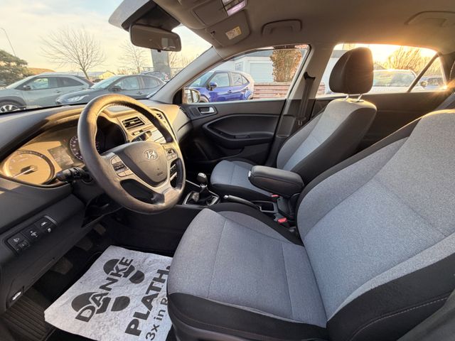 Hyundai i20 1.2 blue YES!