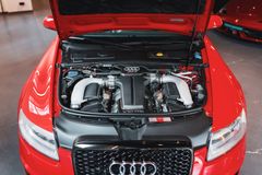 Fahrzeugabbildung Audi RS6 Avant 5.0 V10  *MWST./MISANOROT/CERAMIC*
