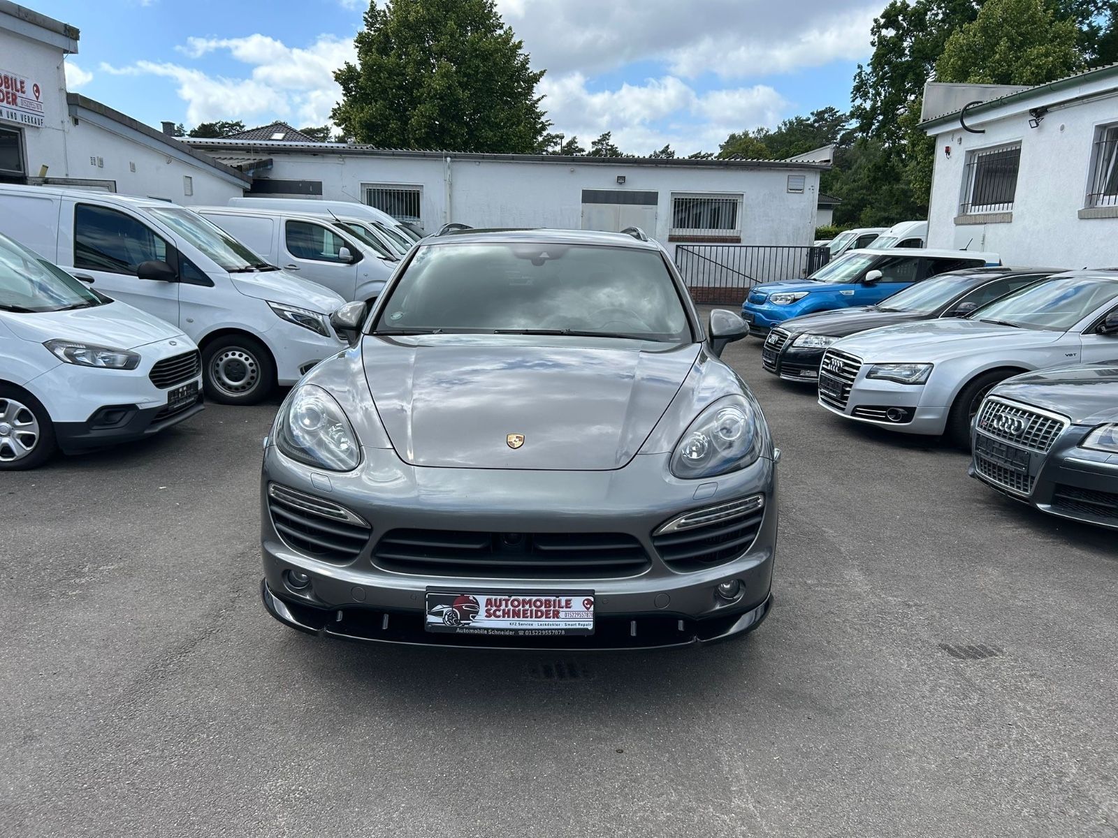 Porsche Cayenne - 1