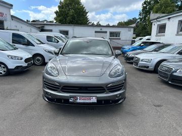 Porsche Cayenne - 1