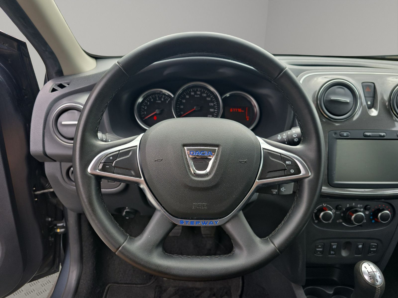 Fahrzeugabbildung Dacia Sandero II Stepway Prestige Kamera Navi Media