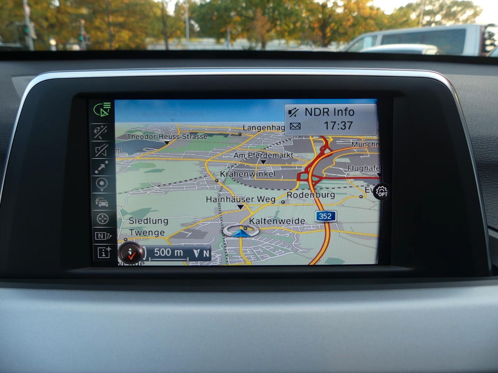 BMW X1 sDrive 18 i Advantage*Navi*Sitzhzg.*Panorama