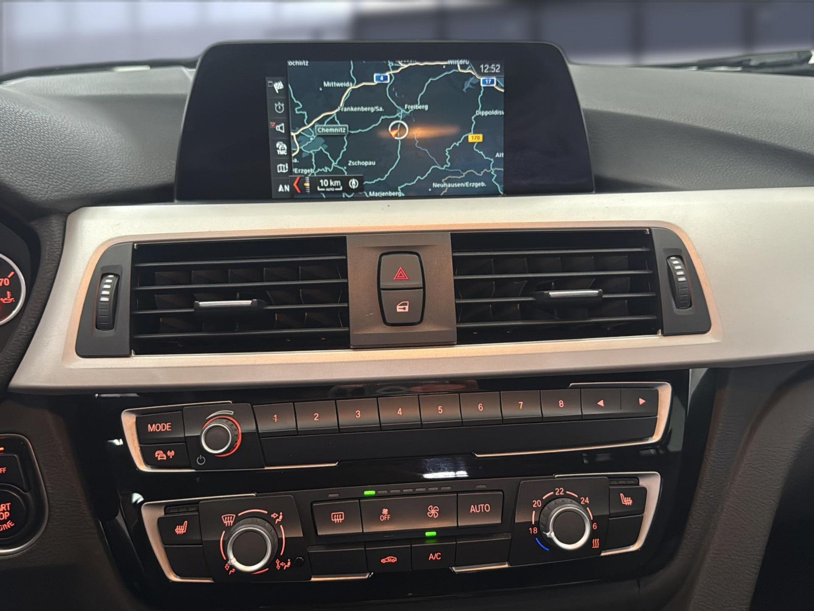 Fahrzeugabbildung BMW 320i Touring / AHK