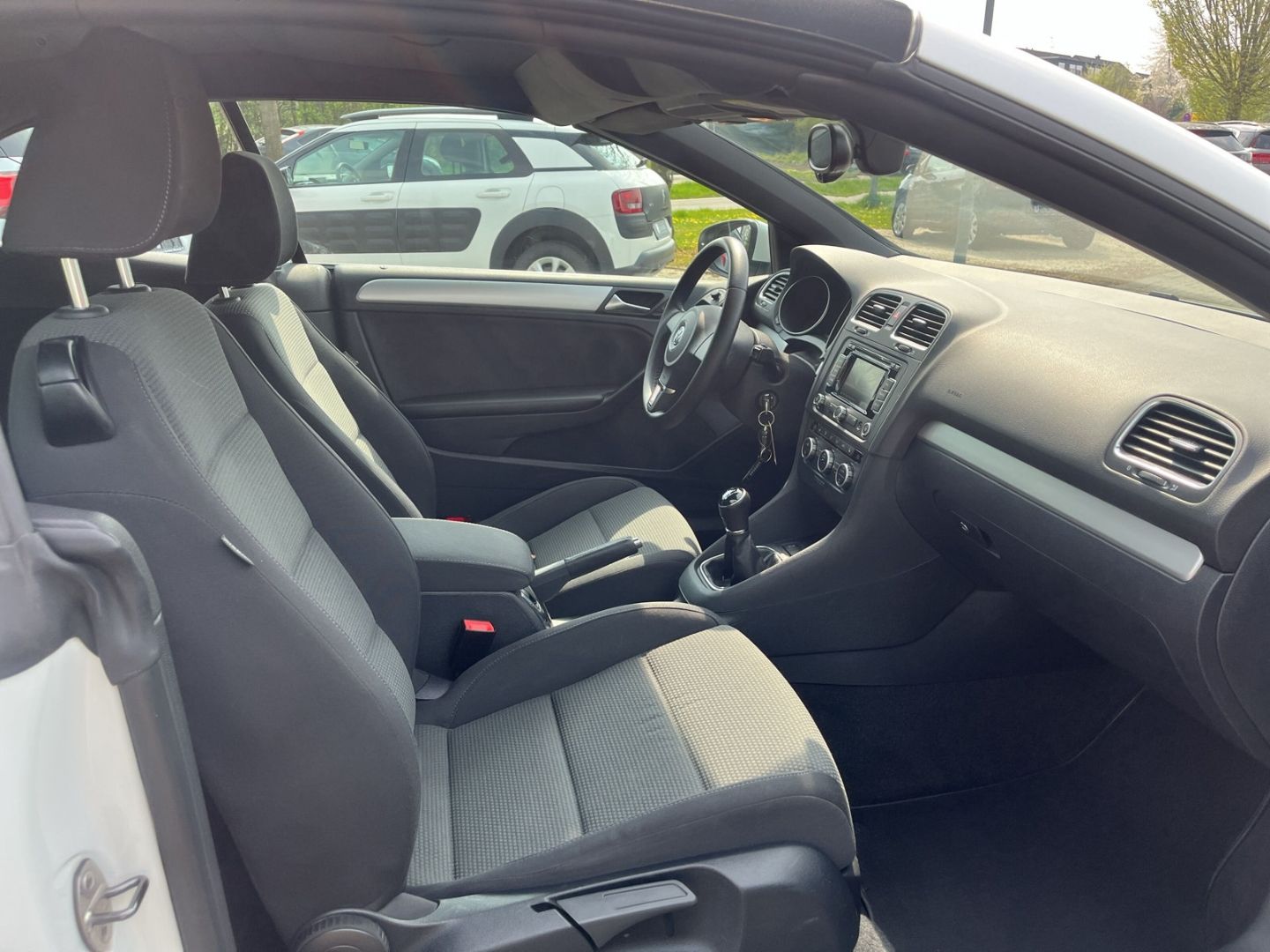 Fahrzeugabbildung Volkswagen Golf VI Basis BMT 1.2 TSI Cabrio Navi SHZ Temp