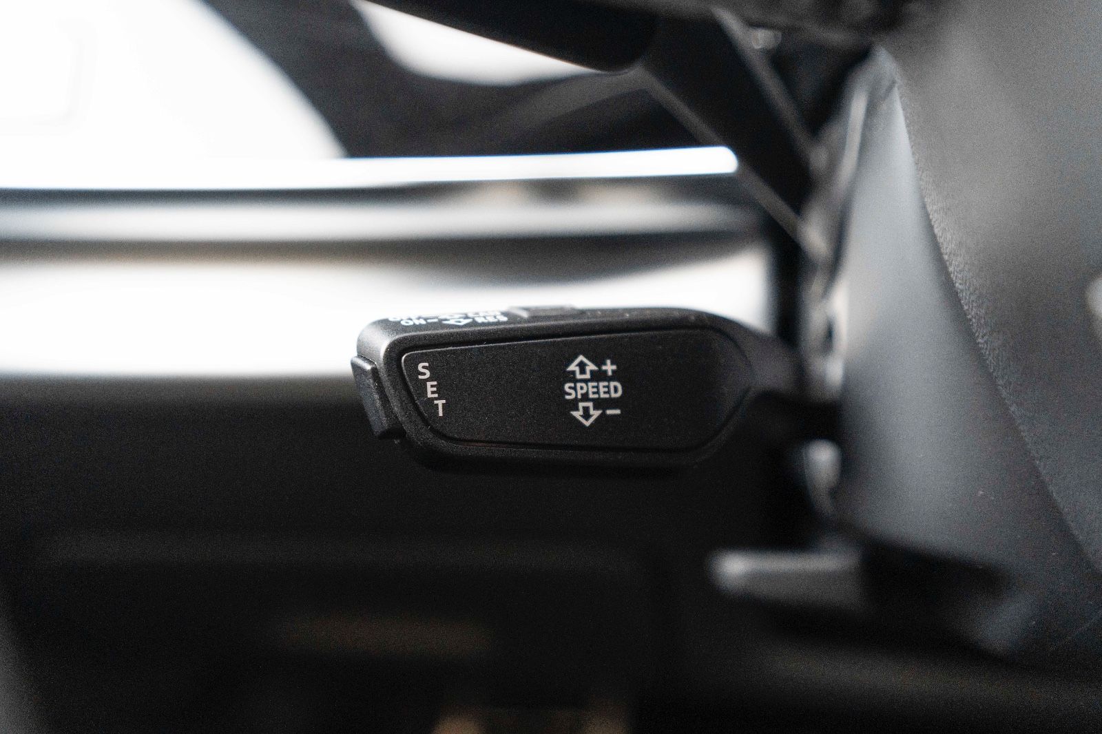 Fahrzeugabbildung Audi Q8 50 TDI quattro S-LINE TOTW DSP MATRIX PDC