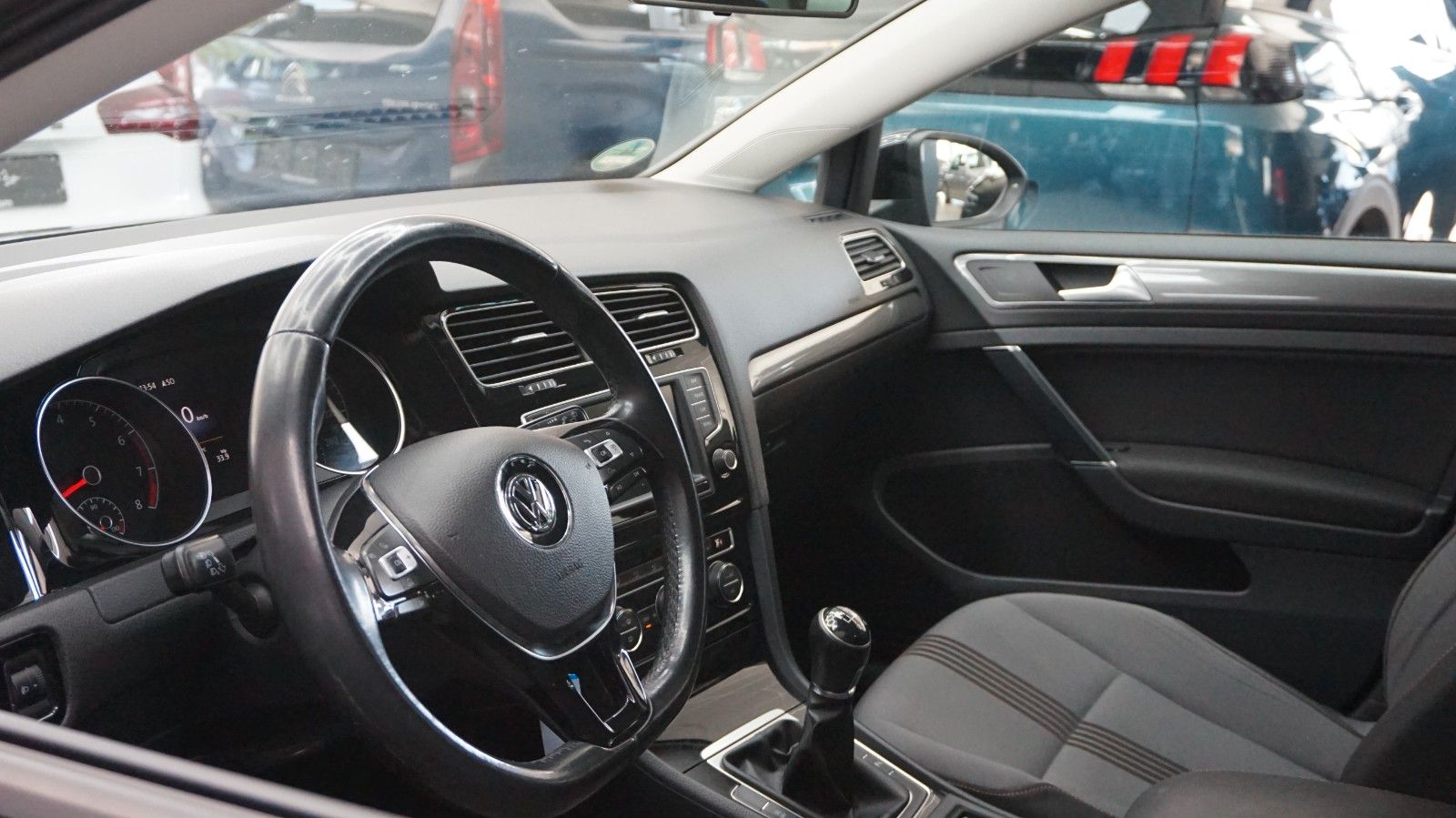Fahrzeugabbildung Volkswagen Golf VII Lim. Allstar BMT