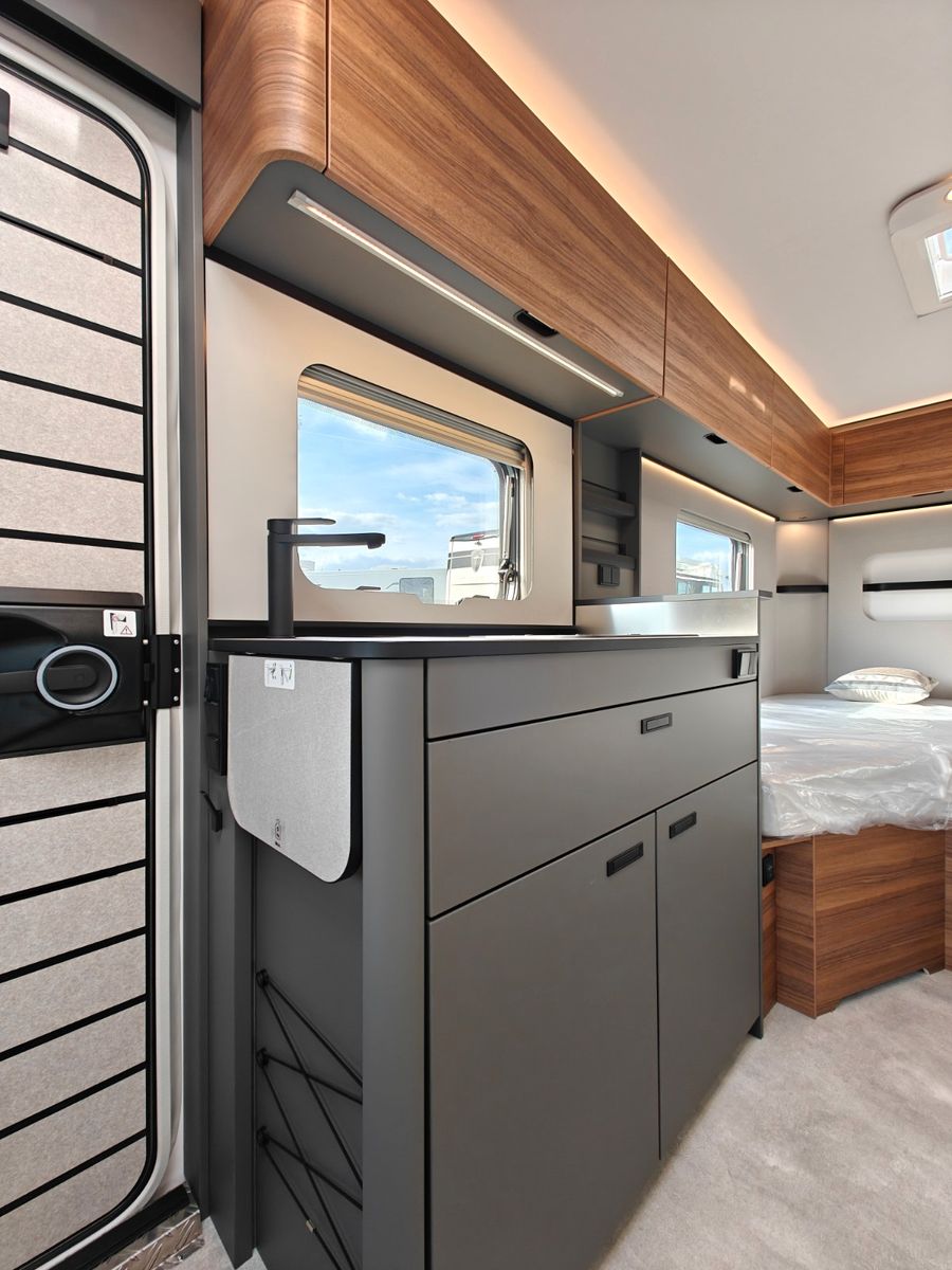 Fahrzeugabbildung HYMER / ERIBA / HYMERCAR Novaline 442 - MESSE-NEUHEIT 2026! -