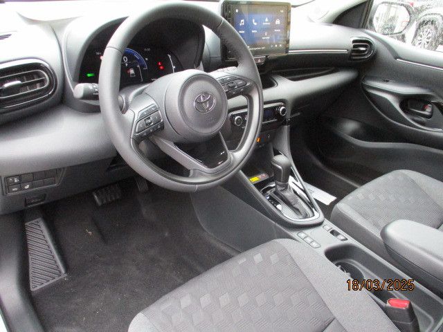 Fahrzeugabbildung Toyota Yaris Hybrid Teamplayer mit Comfort-Paket