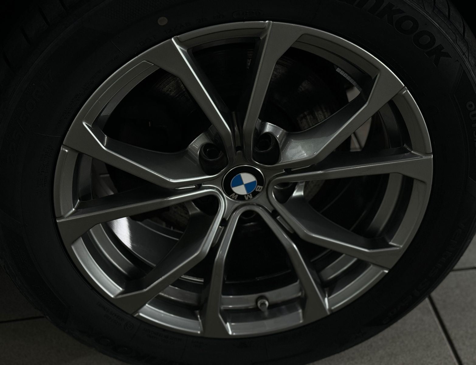 Fahrzeugabbildung BMW 320d xD Sport Line Kamera HiFi DAB DrivAssis LED