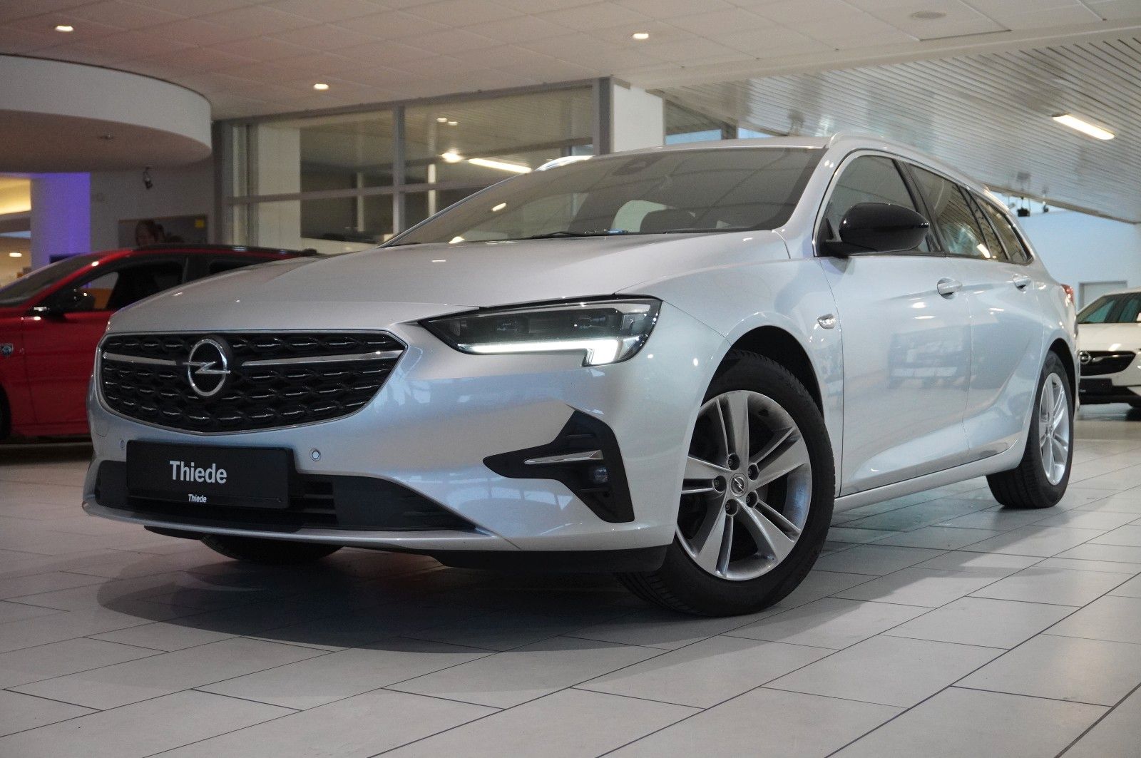 Fahrzeugabbildung Opel Insignia B ST 2.0D ELEGANCE NAVI/LED/KAMERA/HUD