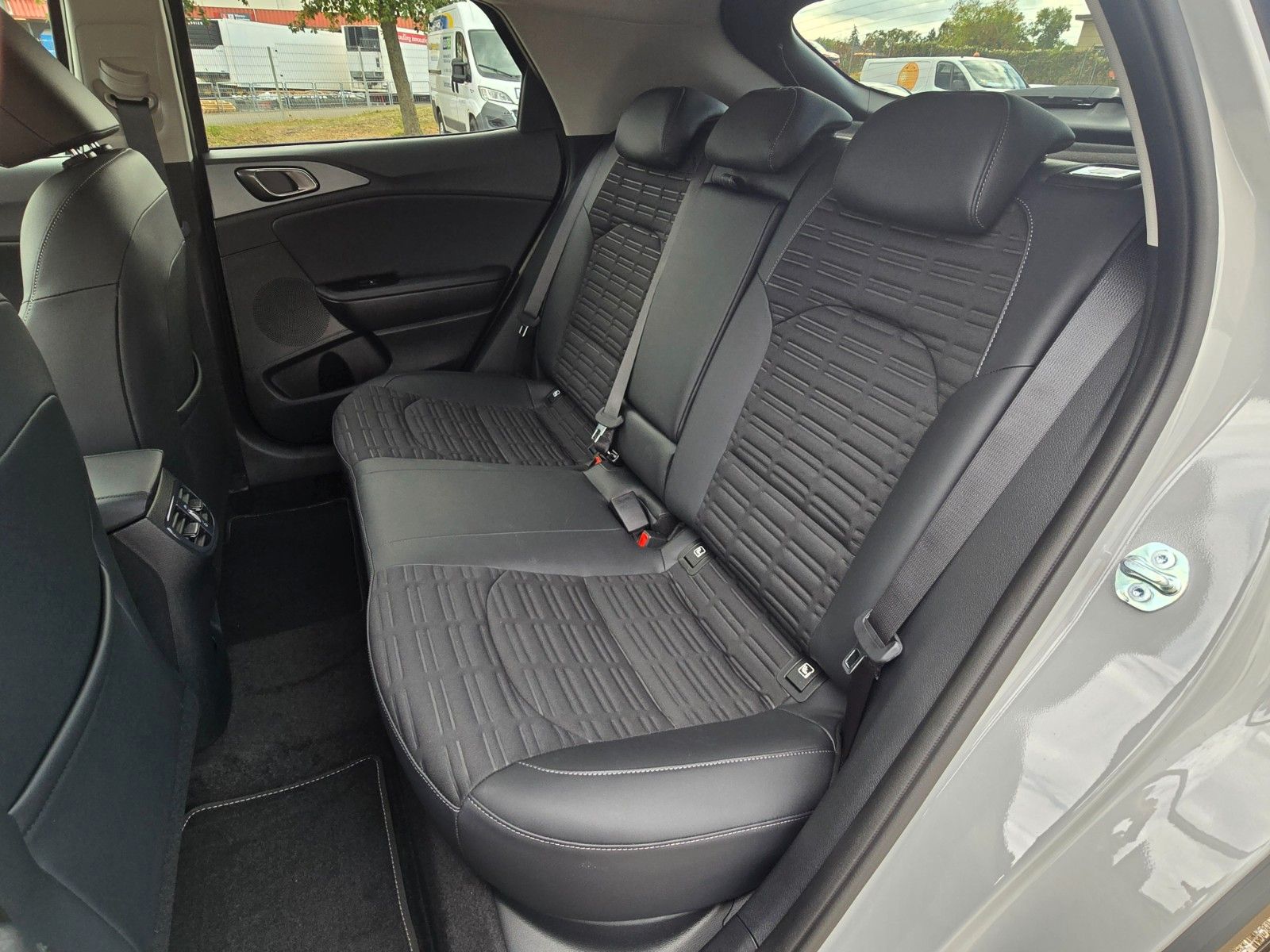 Fahrzeugabbildung Kia XCEED 1.6T 150 DCT VIS KOM+ TEC SD 18"