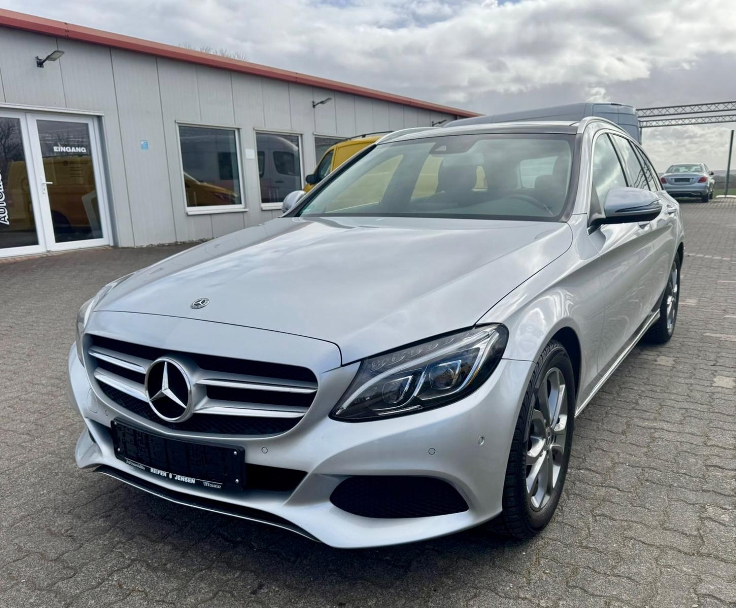 Mercedes-Benz C 200 T Klima Navi AHK Panorama