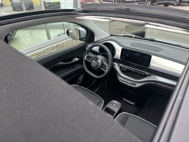 500e Cabrio 42kWh Style PAKET Klima Navi