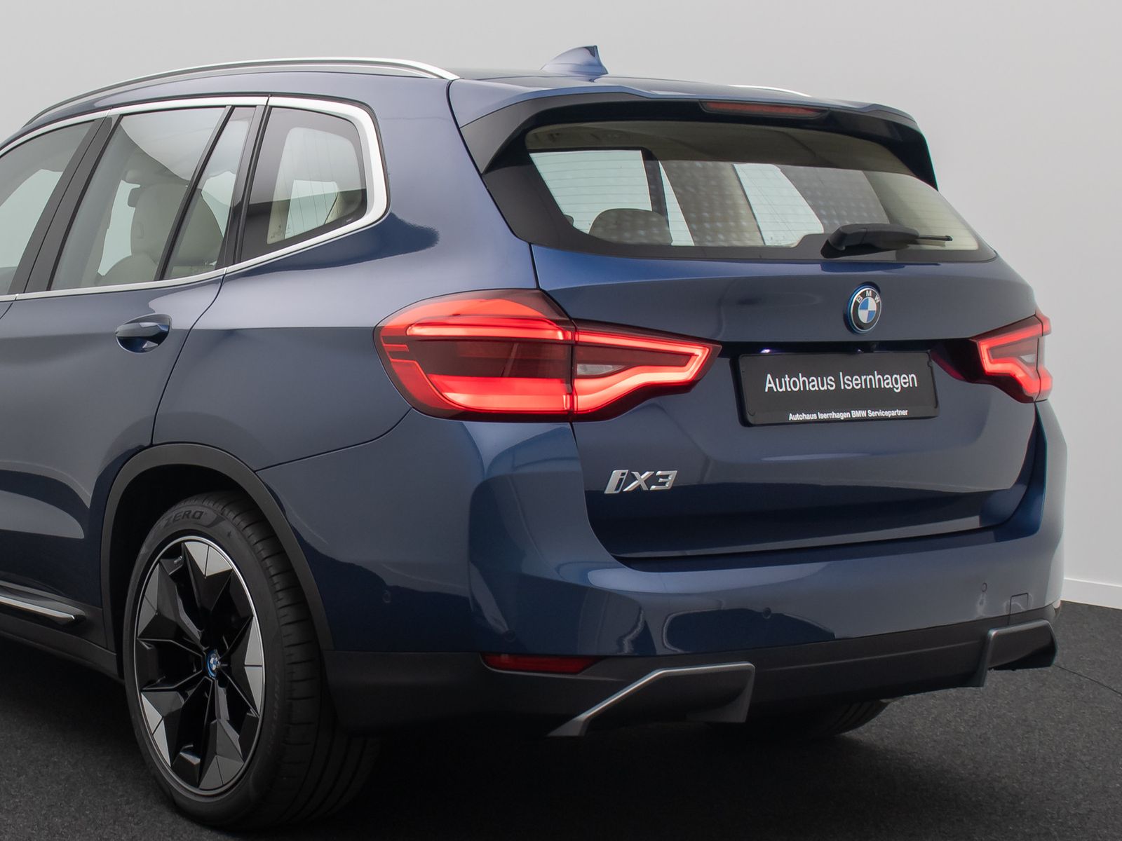 Fahrzeugabbildung BMW iX3 Impressive 360° ACC H/K Komfort DAB AHK 20"