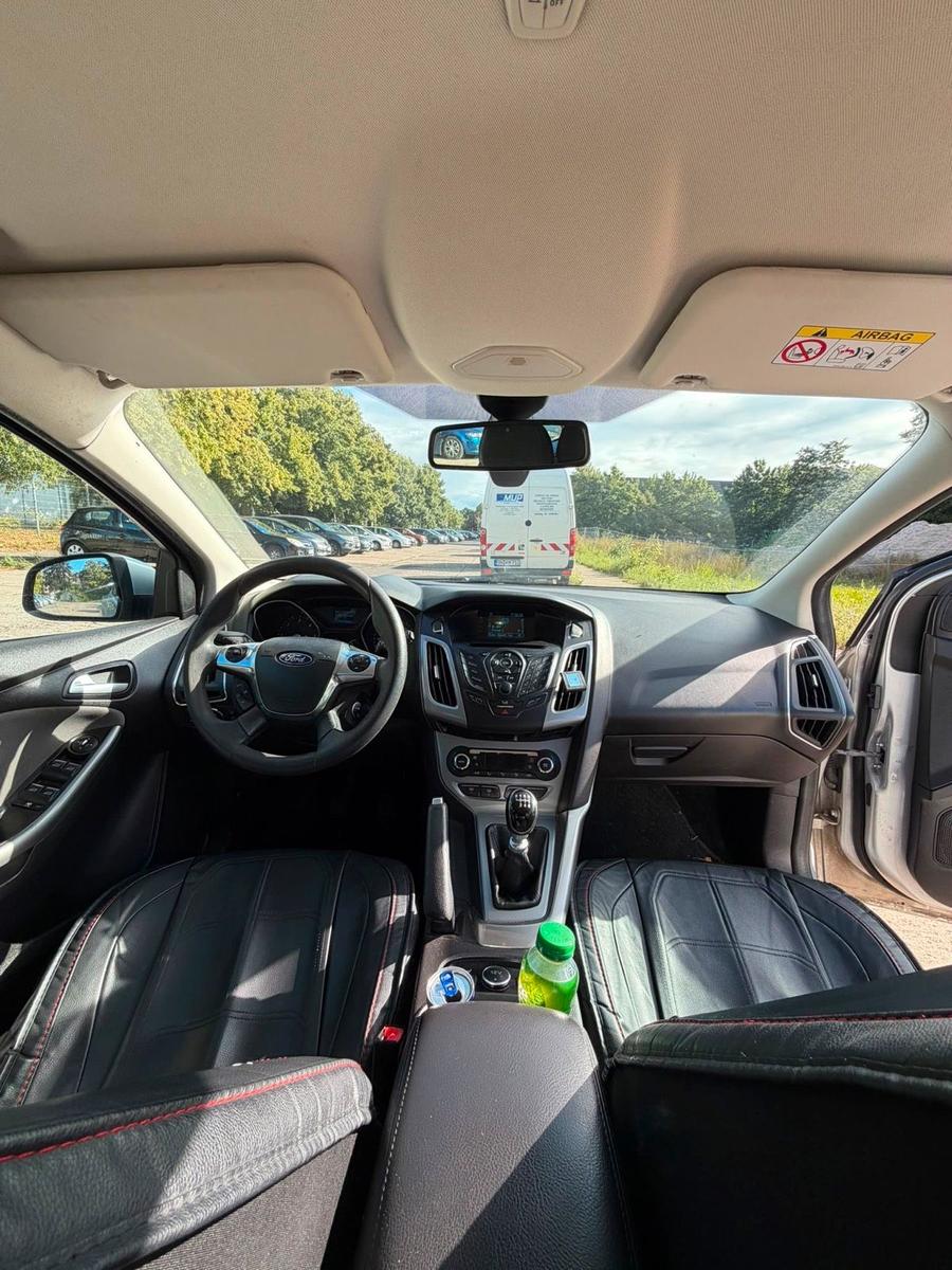 Ford Focus 2014 — photo 6