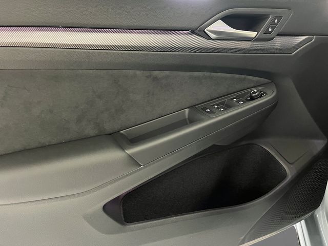 Golf VIII R-Line 1.5 eTSI DSG