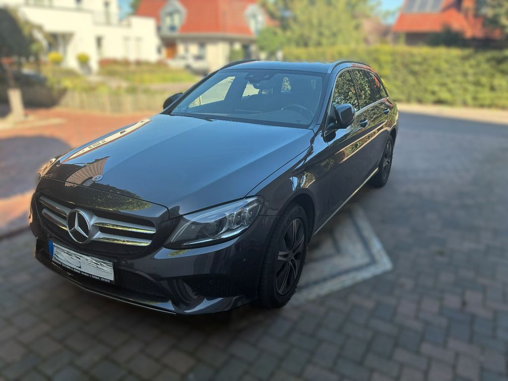 Image of Mercedes-Benz C 220