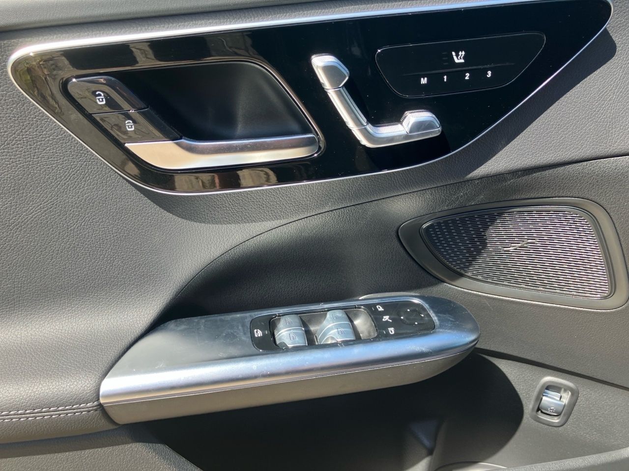 Fahrzeugabbildung Mercedes-Benz C 180 T AMG+EDITION+NIGHT+STANDHEIZ+LENKRADH+360