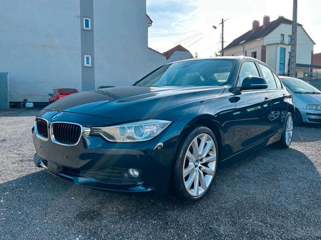 BMW 320d AUT + ACC + SCHIEBED + LEDER