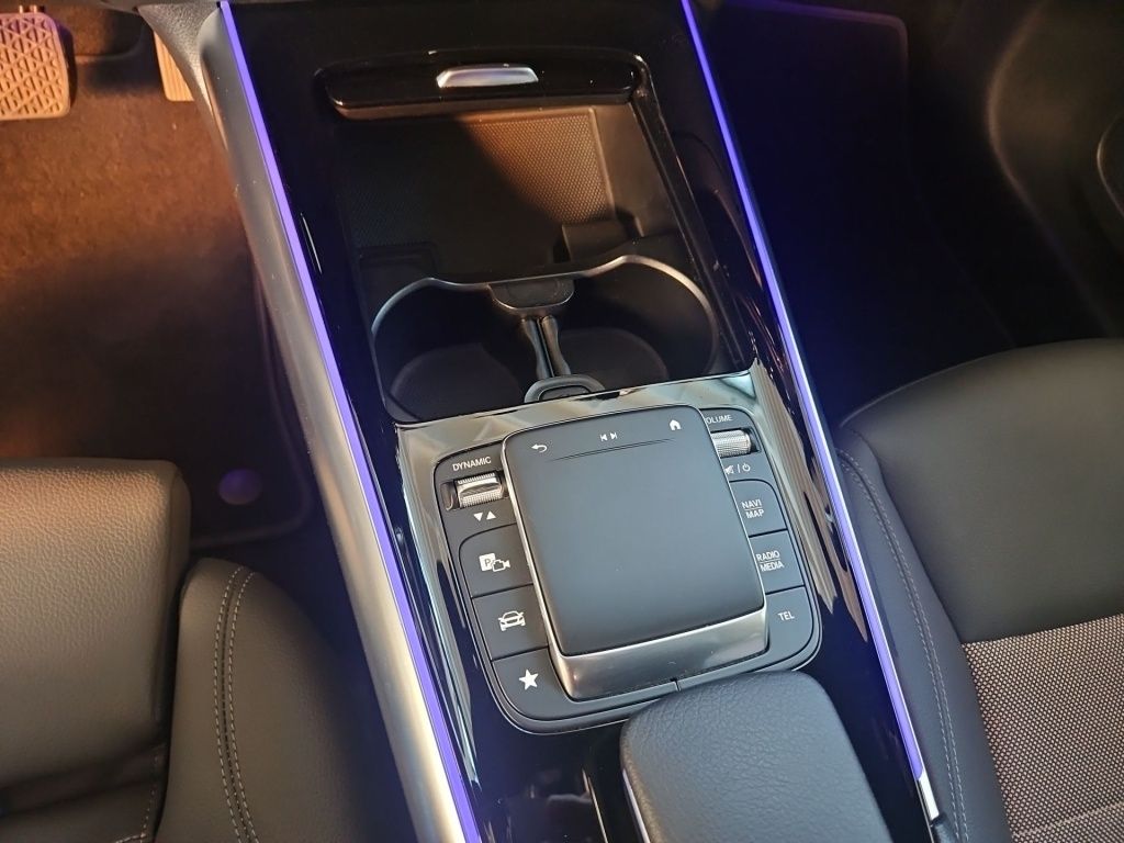 Fahrzeugabbildung Mercedes-Benz EQA 250+ ELECTRIC Navi LED Tempomat SHZ SpurH