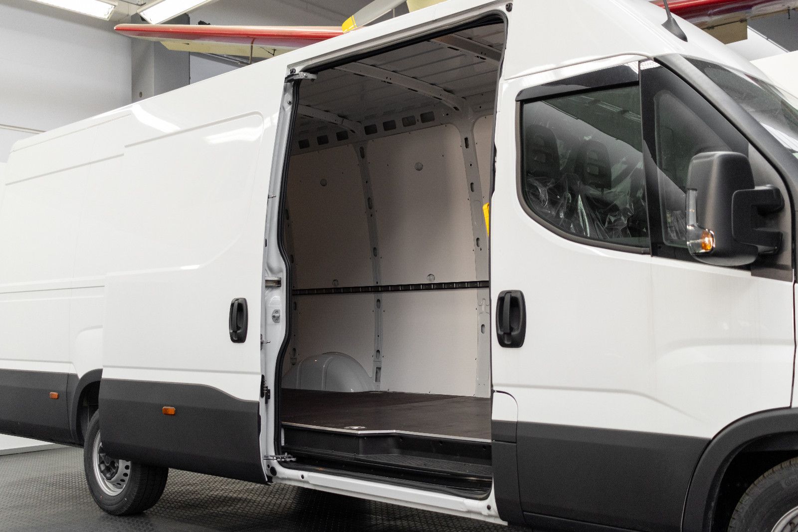 Fahrzeugabbildung Iveco Daily 35S14 EA8V AUTOMATIK KASTENWAGEN hoch+lang