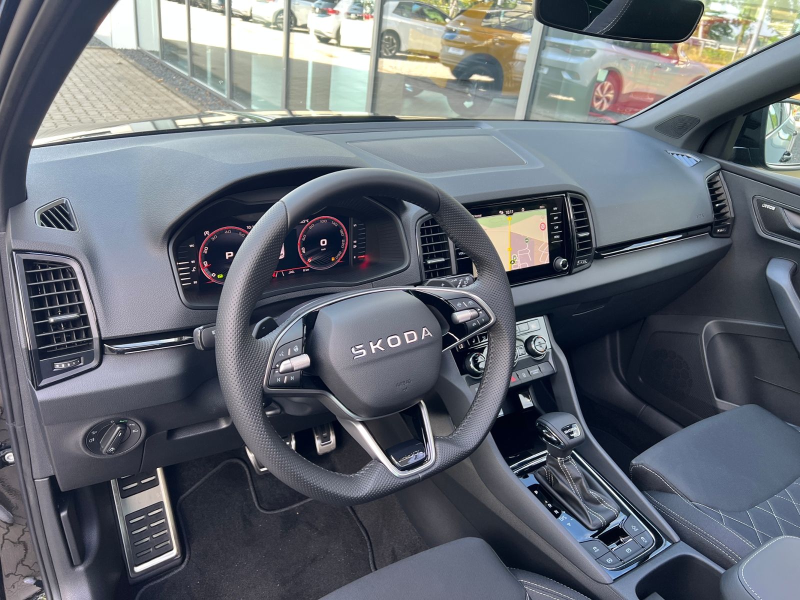 Fahrzeugabbildung SKODA Karoq Sportline 2.0 TSI 4x4 DSG *Panorama, AHK,