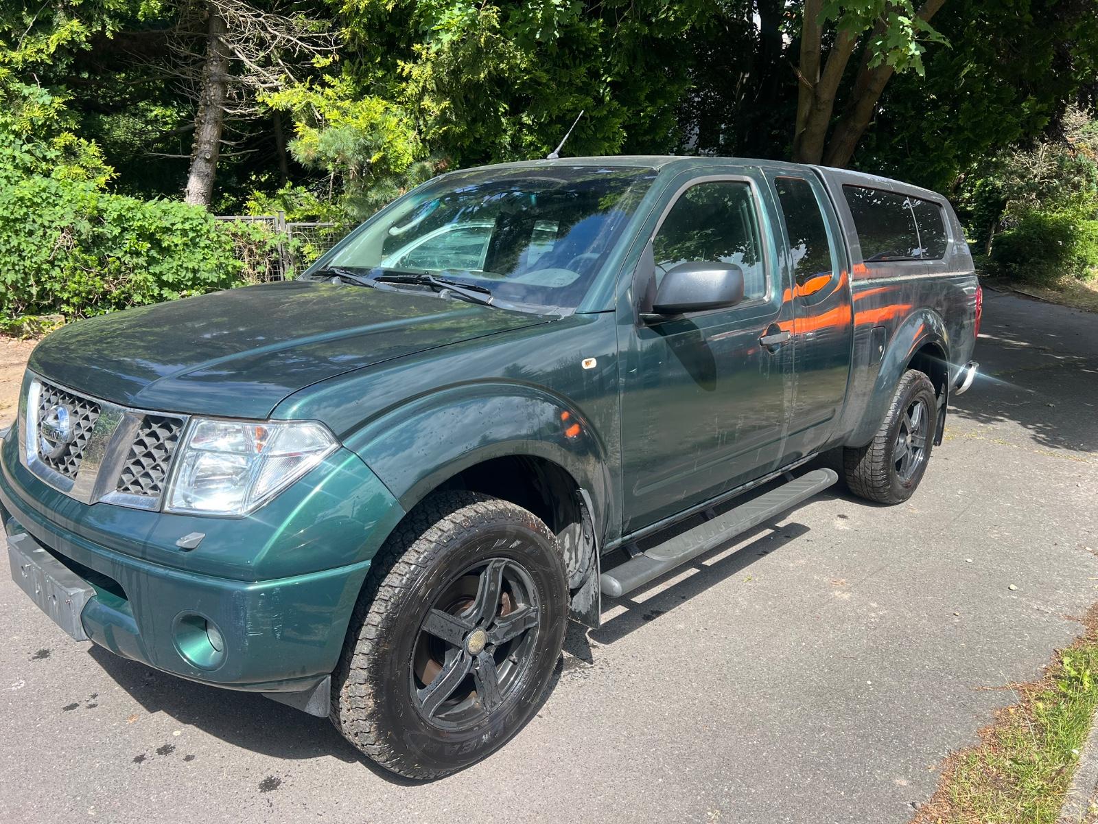 Nissan Navara Pickup KingCab Premium 4X4 HARDTOP