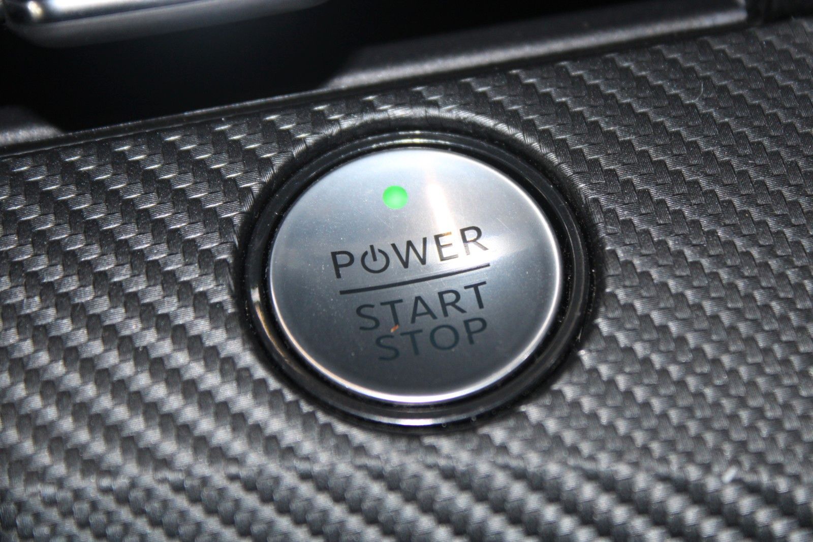 Fahrzeugabbildung Ford Mustang Mach-E AWD Matrix-LED ACC NAVI LEDER CAM