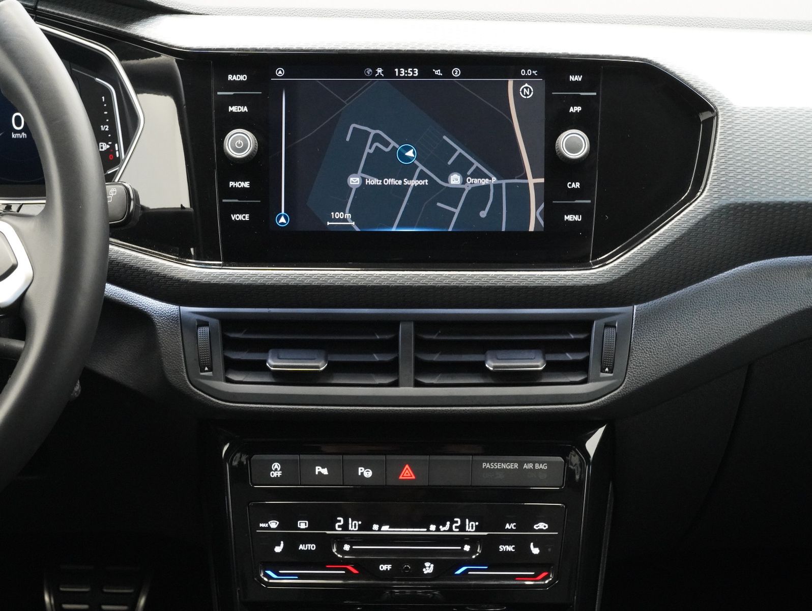 Fahrzeugabbildung Volkswagen T-Cross 1.0 TSI DSG R-Line LED/NAVI/DAB/CARPLAY