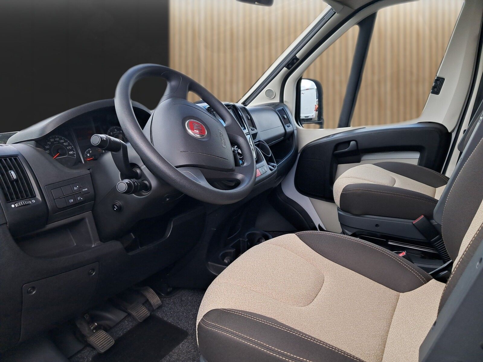 Fahrzeugabbildung Malibu T 460 LE Klimaautomatik, Radio DAB