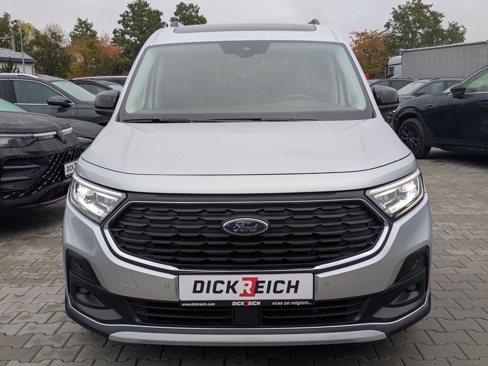 Fahrzeugabbildung Ford Grand Tourneo L2 Active LED*PANO*AHK*ACC*7-Si