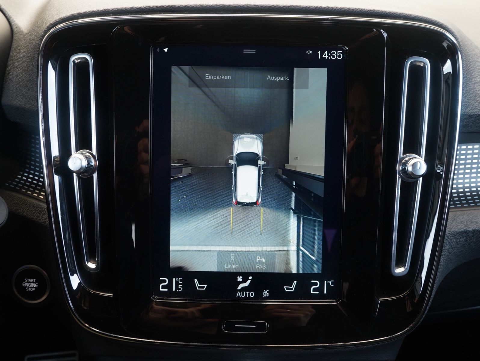 Fahrzeugabbildung Volvo XC40 B4 B R Design LED/NAVI/ACC/LEDER/360°