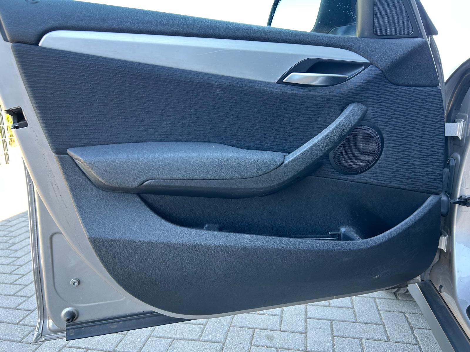 BMW X1 xDrive20d 184 ch • Boîte auto • 4x4 • GPS • Attelage • Sièges électriques chauffants