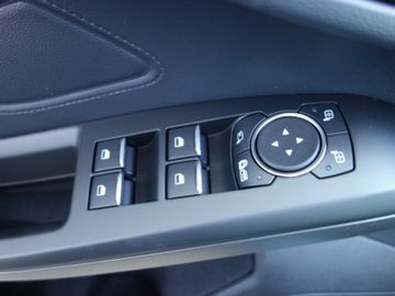 Bild 14 Ford Focus Turnier ST-Line X LED B&O Winterpaket